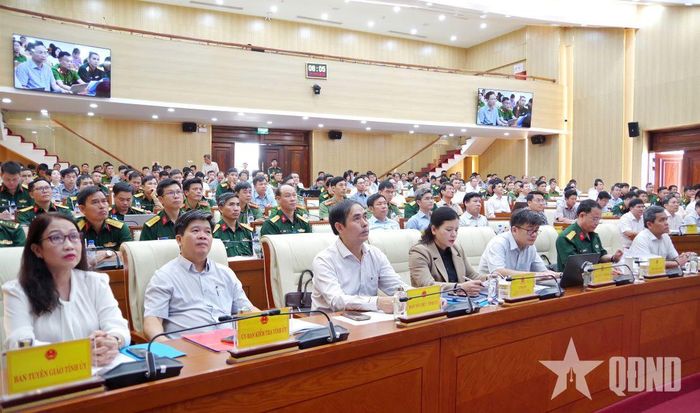  Các đại biểu tham dự hội nghị.  