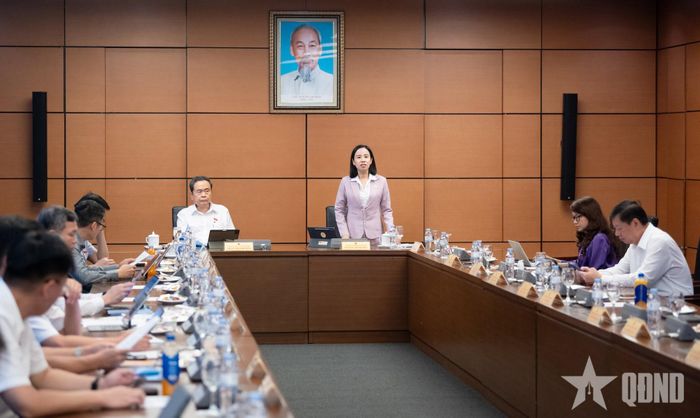  Quang cảnh phiên thảo luận tổ. Ảnh: PHẠM THẮNG