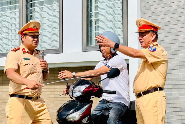 Công tác tuyên truyền pháp luật về trật tự an toàn giao thông luôn được Phòng cảnh sát giao thông thành phố đặc biệt quan tâm, chỉ đạo với nhiều hình thức, nội dung phong phú, hiệu quả, phù hợp với tình hình thực tiễn tại các địa phương và từng đối tượng.