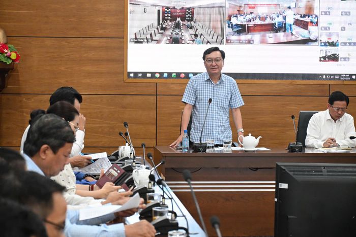  Phó Giám đốc Sở GD-ĐT TPHCM Nguyễn Bảo Quốc cho biết sở sẽ tiếp tục làm việc với Vụ Giáo dục phổ thông (Bộ GD-ĐT) làm cơ sở ban hành hướng dẫn cho các trường triển khai thực hiện Thông tư 85. 
