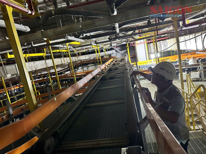  Hệ thống xử lý hành lý (BHS) sử dụng công nghệ ICS với công suất xử lý 9.157 kiện hành lý/giờ. Ảnh: XUÂN TRUNG 