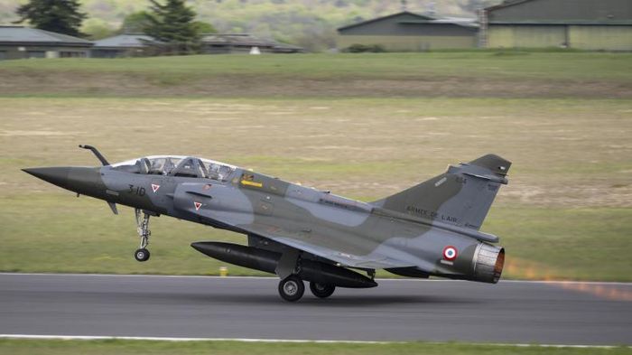 Máy bay tiêm kích Mirage 2000D thuộc Căn cứ Không quân 133 Nancy-Ochey của Pháp gặp nạn tại khu vực Rogéville. Ảnh: BỘ LỰC LƯỢNG VŨ TRANG VÀ CỰU CHIẾN BINH PHÁP