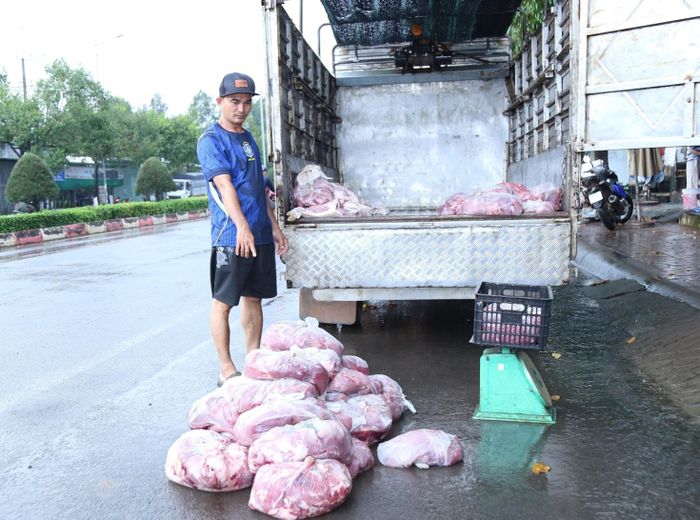  Đối tượng Trịnh Thanh Lâm cùng tang vật. Ảnh: CA TPĐN 