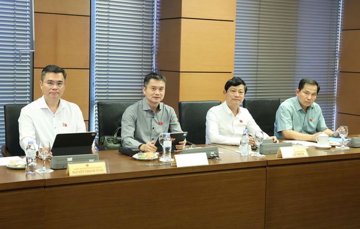  Đại biểu dự phiên họp tổ ĐB Quốc hội TPHCM. Ảnh: QUANG PHÚC 