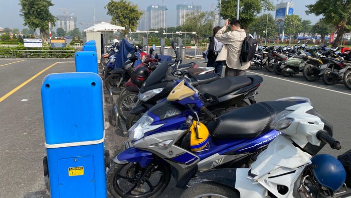 Theo tính toán, chi phí tiền điện của các trạm sạc xe điện có thể tăng gần 3%. Ảnh: PHÚC HẬU