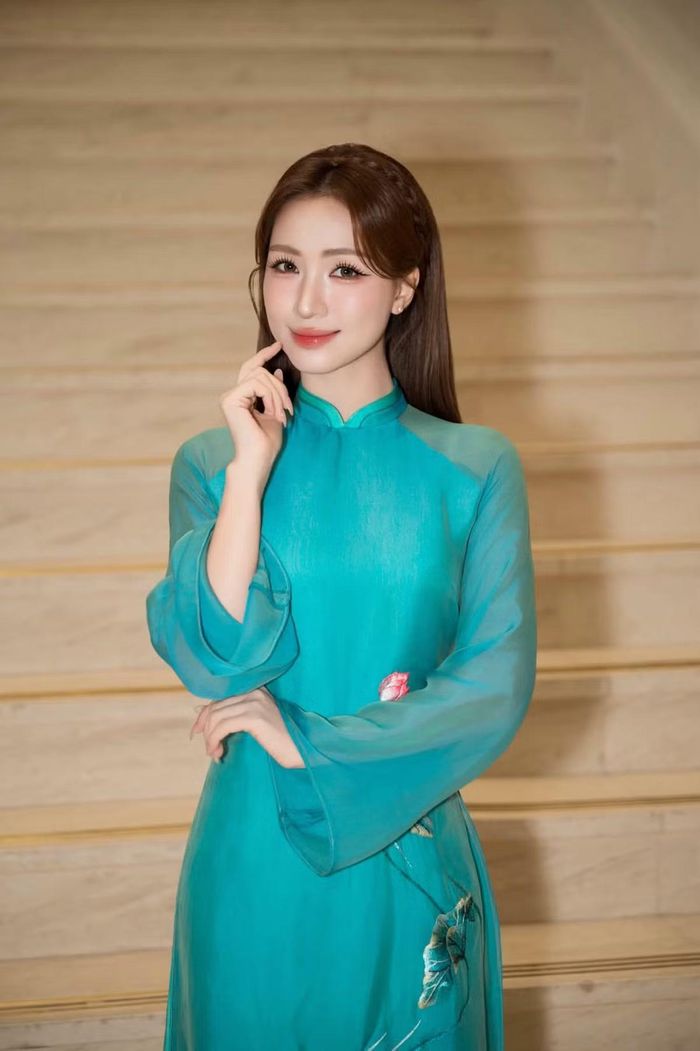 Hòa Minzy là đàn chị thân thiết của Đức Phúc. Ảnh: FB Hòa Minzy.