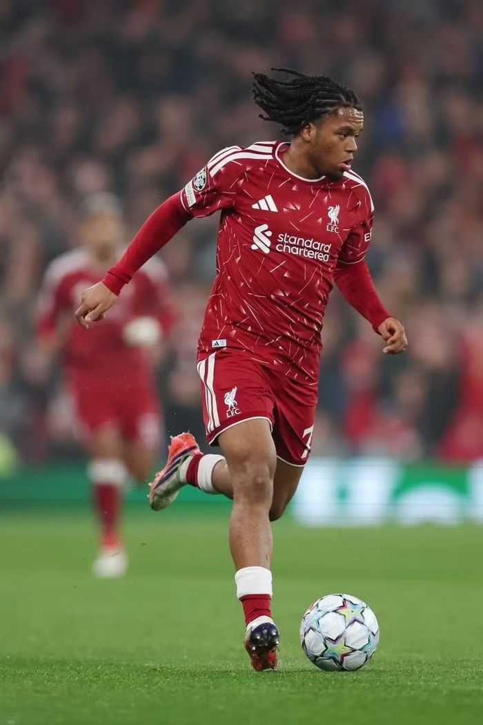 Tài năng trẻ Rio Ngumoha thi đấu bùng nổ trong ngày Liverpool nhọc nhằn đánh bại Villarreal ở Champions League. Ảnh: Getty.