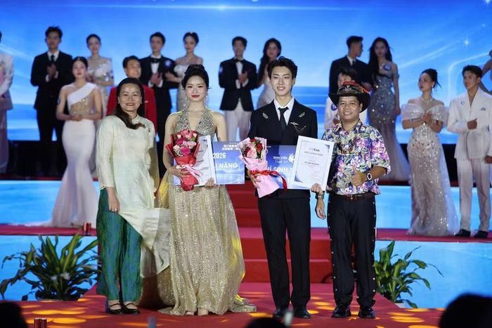 Các thí sinh giành giải tài năng.