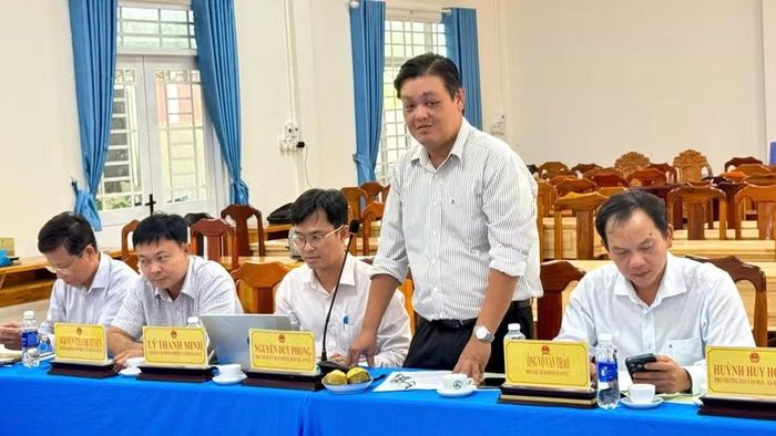 Đại diện lãnh đạo xã An Cư phát biểu tại buổi làm việc.