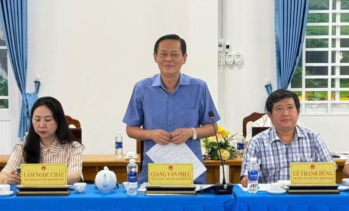 Phó Chủ tịch HĐND tỉnh An Giang, ông Giang Văn Phục phát biểu chỉ đạo.