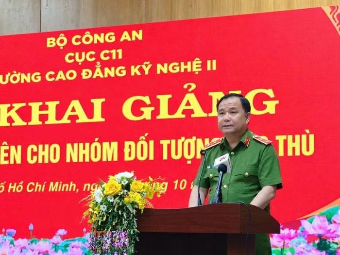 Trung tướng Trần Văn Thiện phát biểu tại Lễ khai giảng.