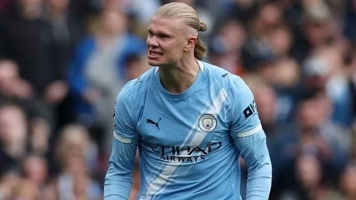 Về phía Man City, Haaland vẫn là nhân tố quan trọng trên hàng công.