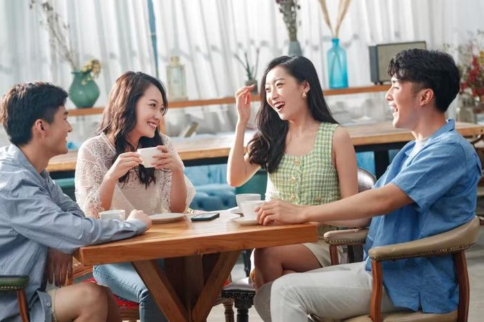 Nói chuyện phiếm có tác dụng như “trị liệu bằng lời nói”. (Ảnh: ITN).