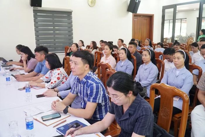Các đại biểu tham gia hội thảo. Ảnh: Hồ Lài