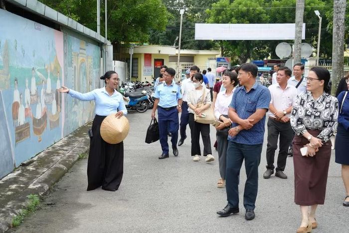  Định hướng phát triển TVU là “Đại học xanh” không chỉ là nơi truyền thụ kiến thức mà còn là một không gian văn hóa đặc trưng, du lịch mang ý nghĩa giáo dục sâu sắc. 