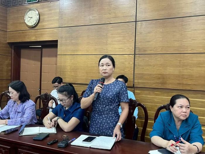 Các băn khoăn từ cơ sở về triển khai hoạt động giáo dục tăng cường, theo nhu cầu người học trực tiếp được ông Thái Văn Tài giải đáp. Ảnh: Mỹ Dung.