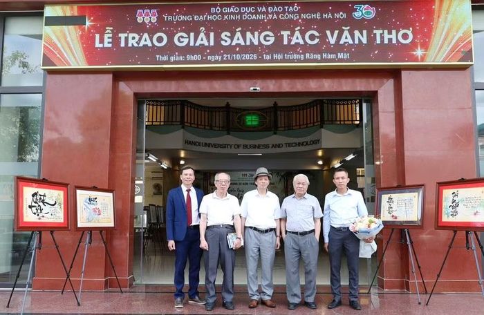 Lưu lại làm kỷ niệm.