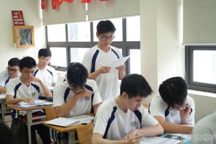 Tất cả học sinh cuối cấp ở các địa phương sẽ làm bài kiểm tra cuối kỳ I và II theo đề chung của Sở Giáo dục và Đào tạo, thay vì theo từng trường như hiện nay.