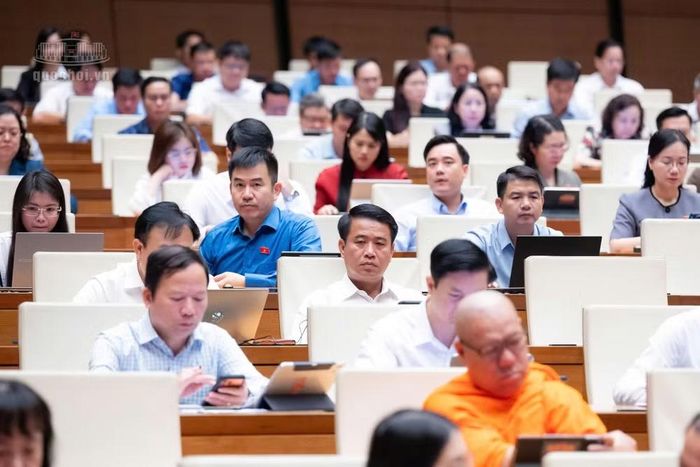 Các đại biểu tham dự phiên họp - Ảnh QH