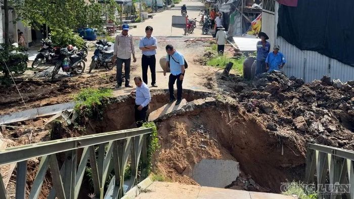 UBND xã Phước Mỹ Trung cùng Ban quản lý đã xuống kiểm tra thực tế hiện trường.