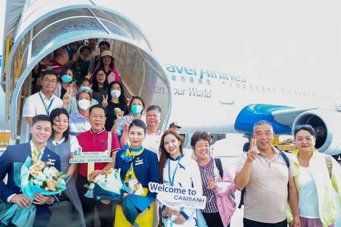 Khách Trung Quốc đến Khánh Hòa bằng đường hàng không. ẢNH: TN