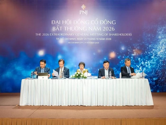 Chủ tịch HĐQT PNJ Cao Thị Ngọc Dung bày tỏ sự cảm ơn cổ đông đã chấp thuận, nhấn mạnh lợi ích cổ đông gắn với doanh nghiệp và khẳng định ban lãnh đạo sẽ sử dụng nguồn lực đúng mục tiêu.