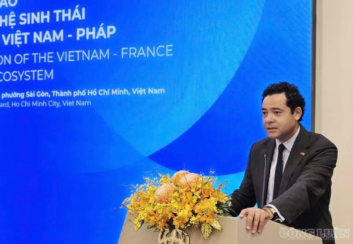 Ông Etienne Ranaivoson, Tổng Lãnh sự Pháp tại TP.HCM chia sẻ tại Hội thảo. Ảnh: Chính Kỳ.