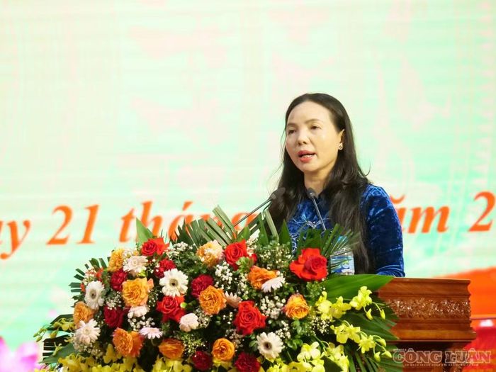 Bà Ngô Thị Kim Hoàn - Phó Chủ tịch Thường trực Mặt trận Tổ quốc Việt Nam tỉnh Hưng Yên phát biểu.