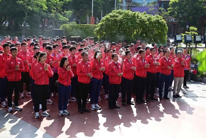 Đoàn thể thao Hải Phòng dâng hương tại Tượng đài Nữ tướng Lê Chân trước Lễ xuất quân dự Đại hội Thể thao toàn quốc lần thứ X năm 2026.