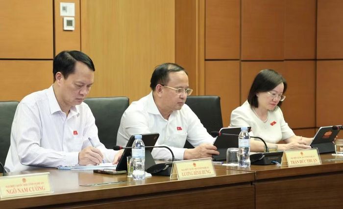 Các đại biểu tham gia phiên họp (ảnh QH).