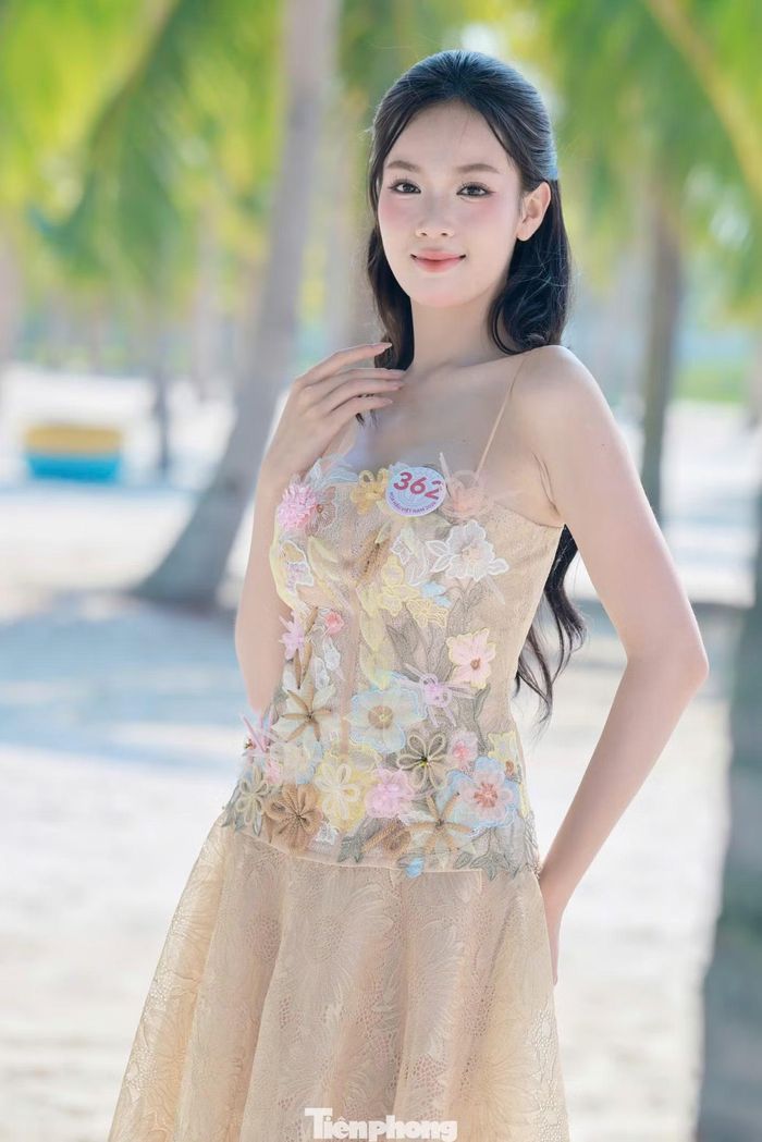 Với Yến Trang, Hoa hậu Việt Nam không phải quyết định nhất thời. Cô từng chia sẻ đã ấp ủ ước mơ trở thành hoa hậu từ nhỏ và dành nhiều năm trau dồi kỹ năng để chuẩn bị cho hành trình này.