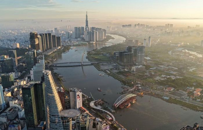 Khi hoàn thành, cây cầu được kỳ vọng bổ sung không gian dành cho người đi bộ, tham quan và ngắm cảnh ven sông, tạo thêm điểm đến cho người dân và du khách.