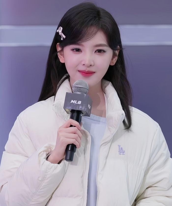 Với sự nổi tiếng tăng tiến qua các năm, hiện tại Chương Nhược Nam là gương mặt được các thương hiệu chào đón. Khi tham dự tuần lễ thời trang, cô gây sốt nhờ vẻ đẹp trong trẻo, dịu dàng tựa nàng thơ thu hút hơn 100 triệu lượt đọc.
