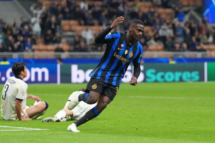  Tiền đạo Bonny được kỳ vọng sẽ giúp Inter bắn hạ Shakhtar. 