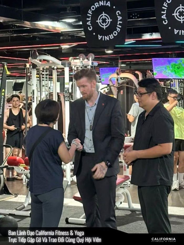 Ban Lãnh đạo California Fitness & Yoga đến một số CLB để gặp gỡ, xin lỗi và nhận trách nhiệm với hội viên.