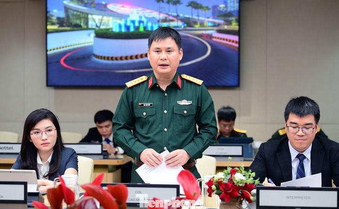 Đại tá Cao Anh Sơn phát biểu tại chương trình. Ảnh: Xuân Tùng