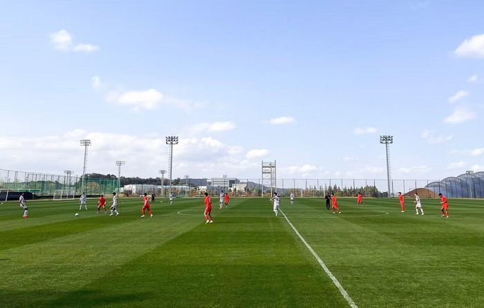 U17 Việt Nam trong trận gặp U18 Seoul (ảnh VFF)
