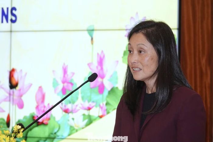 Đại sứ Mỹ tại Việt Nam Jennifer Wicks McNamara chia sẻ: “Cam kết của chúng tôi rất giản dị: trở thành một đối tác tin cậy, tăng cường năng lực cho Việt Nam, hỗ trợ các mục tiêu xác định danh tính của Việt Nam và mang câu trả lời đến với thêm nhiều gia đình hơn nữa”.