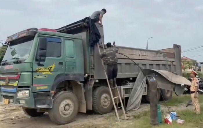 Buộc cắt thùng, thành khôi phục tình trạng ban đầu của phương tiện