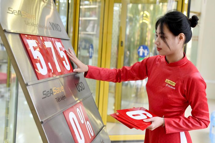 Lãi suất ngân hàng cần được giảm một cách thực sự. Ảnh minh hoạ: Nam Khánh.