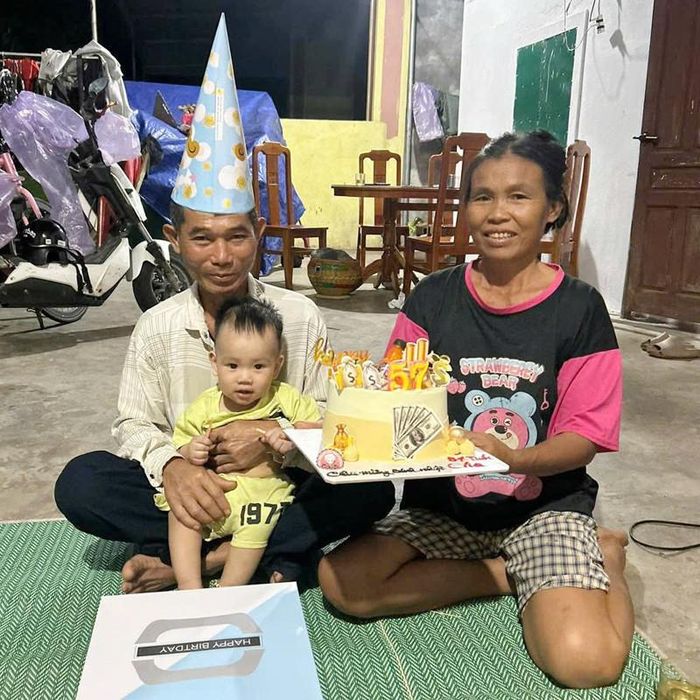 Vợ chồng bà Thủy được các con báo hiếu ở tuổi xế chiều 