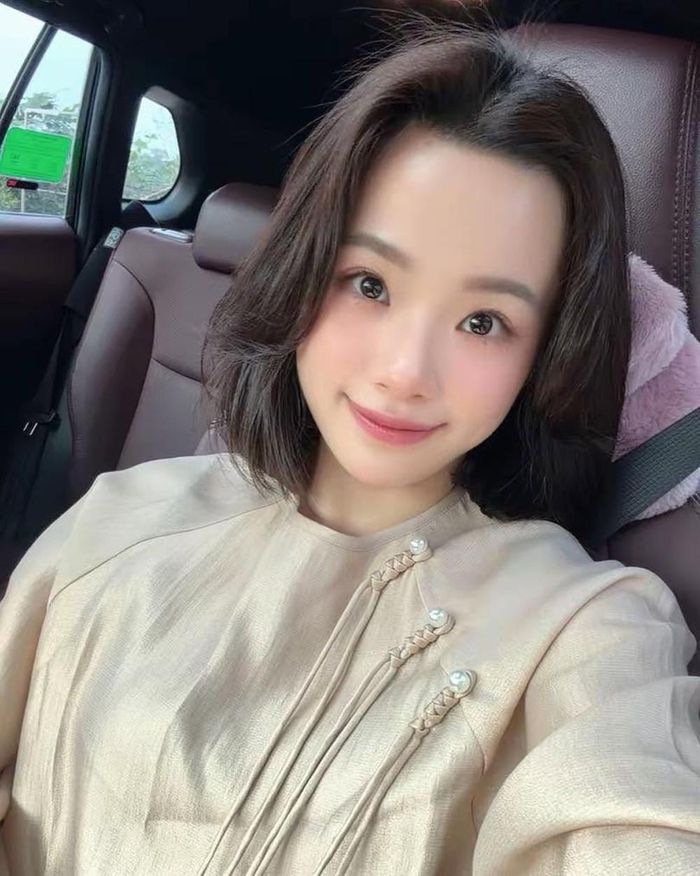 Hotgirl cầu lông Việt Nam truyền thông điệp tới giới trẻ: "Hãy thử biến một điều mình yêu thích thành một trải nghiệm, một hành động cụ thể. Bởi chính quá trình đó sẽ giúp bạn hiểu mình hơn, mở ra những cơ hội mới và tạo ra những giá trị mà có thể ban đầu bạn chưa từng nghĩ tới".