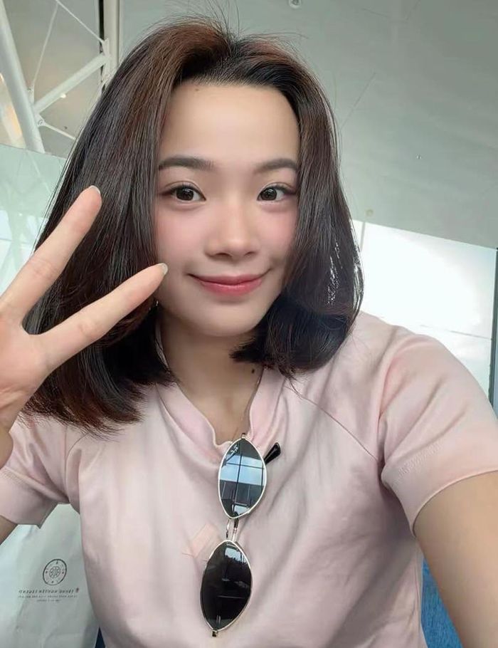 "Cầu lông không chỉ là chuyện thi đấu mà còn là cách mình biến mục tiêu thành hành động mỗi ngày. Từ việc tập luyện, thi đấu đến không ngừng tìm cách cải thiện bản thân, mình hiểu rằng mỗi bước tiến đều bắt đầu từ việc thật sự bắt tay vào làm", Thùy Linh bày tỏ. 