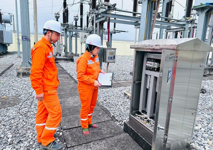 Bộ Công Thương đề xuất sớm áp dụng biểu giá điện sinh hoạt 5 bậc lũy tiến. Ảnh: TA