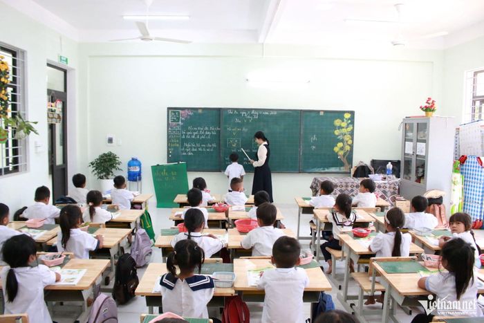 Nhiều hạng mục phụ trợ tại các trường biên giới chưa hoàn thành nên ảnh hưởng đến công tác dạy và học. Ảnh: Ngọc Chí