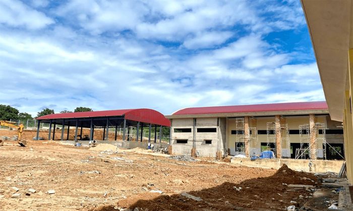 Nhiều hạng mục công trình tại các trường nội trú biên giới tỉnh Gia Lai vẫn còn đang thi công. Ảnh: T.N