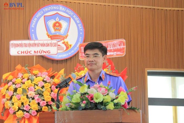  Đồng chí Nguyễn Thanh Hải, Vụ trưởng Vụ Tổ chức cán bộ VKSND tối cao, phát biểu chỉ đạo tại lễ khai giảng.