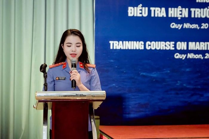  Đồng chí Hoàng Thị Thúy Hòa, Phó Vụ trưởng Vụ 13, VKSND tối cao phát biểu.