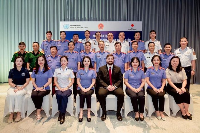  Đại biểu tham dự Khóa tập huấn chụp ảnh lưu niệm.