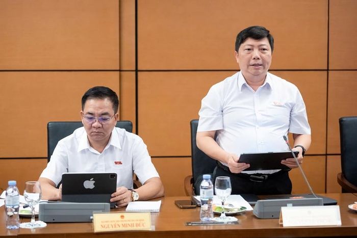  Đại biểu tham gia phát biểu góp ý tại Tổ 2, chiều 21/10. Ảnh: CTTĐT Quốc hội